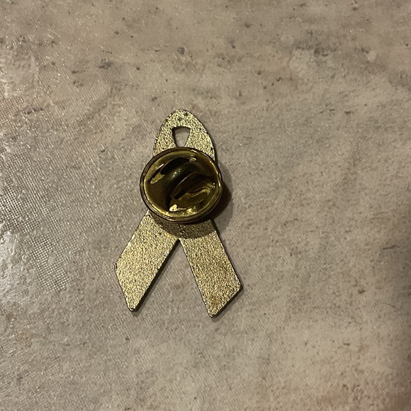 Vintage Tac Pin USA Flag Ribbon Lapel Pin Enameled - Picture 4 of 7